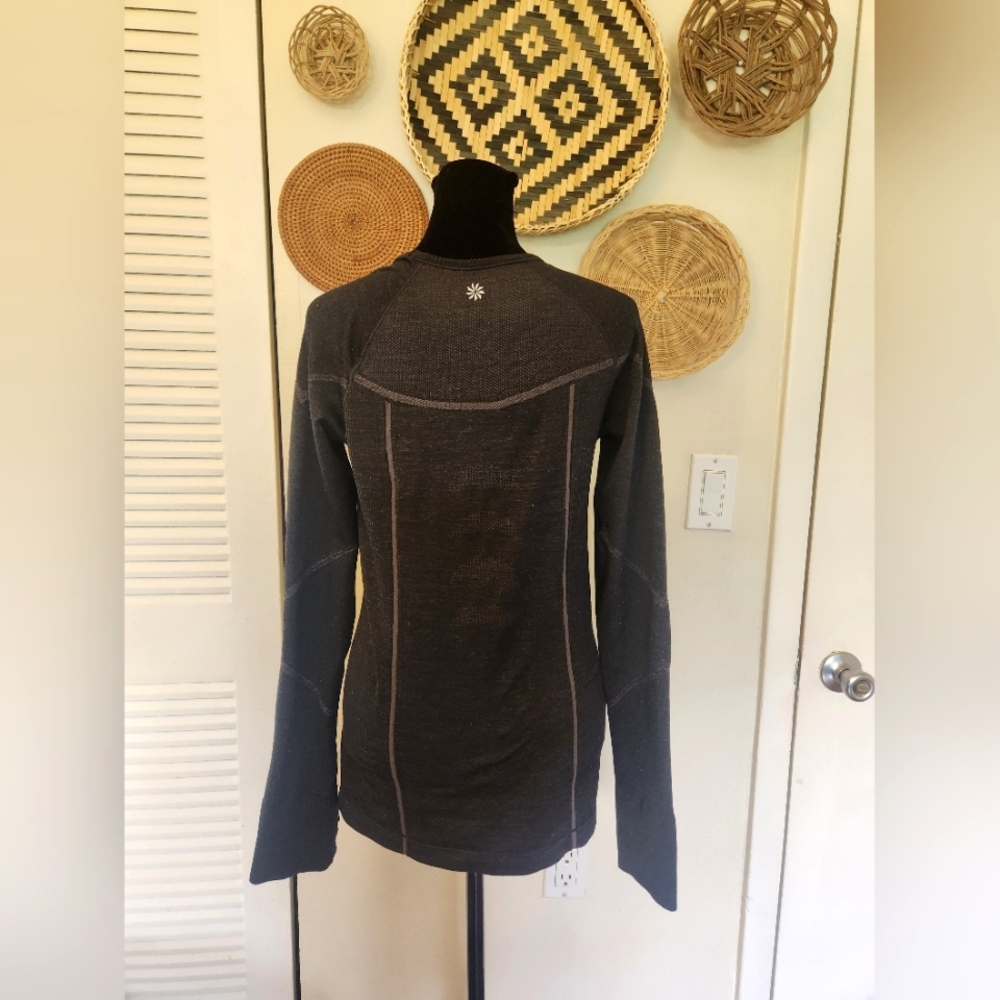 Athleta Dark Gray Long Sleeve Seam Detail Top - Picture 10 of 11